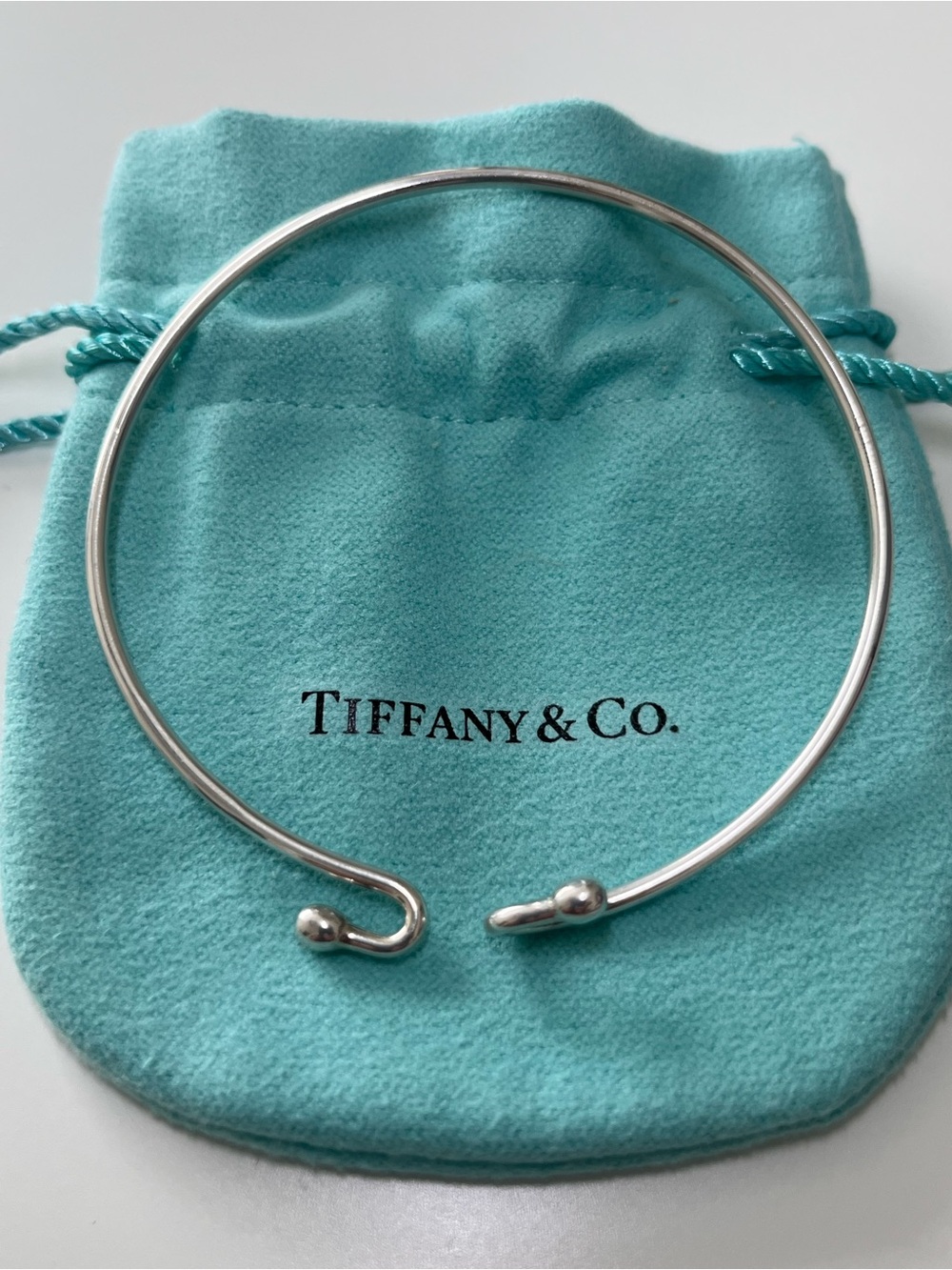 Tiffany & Co. Hook Wire Bangle in Sterling Silver - Picture 2 of 4